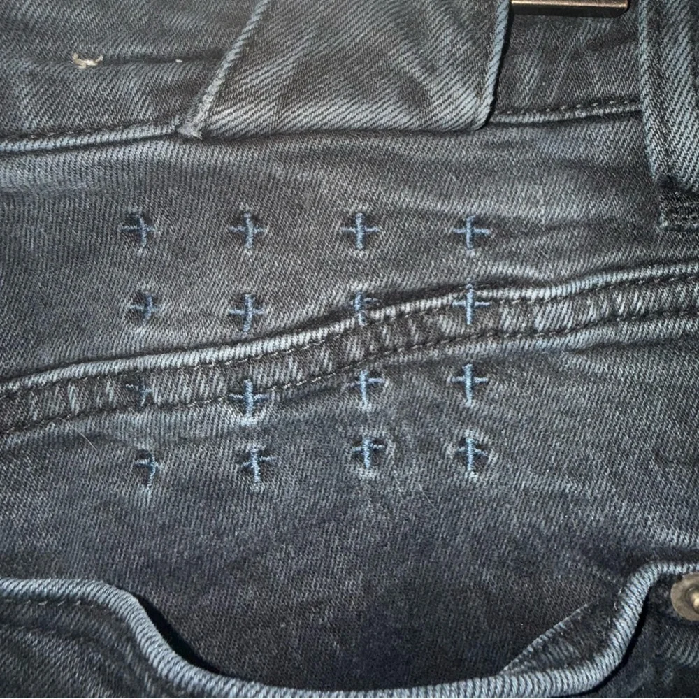 Ksubi. Chitch Dusk Black Raw Hem CroppedJeans. Size 36. 26 inseam.